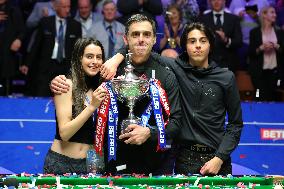 (SP)BRITAIN-SHEFFIELD-SNOOKER-WORLD CHAMPIONSHIP-CEREMONY