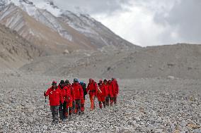 CHINA-MOUNT QOMOLANGMA-SCIENTIFIC EXPEDITION TEAM-BASE CAMP-RETURN (CN)