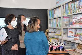 MADAGASCAR-ANTANANARIVO-CHINESE BOOKS-DONATION