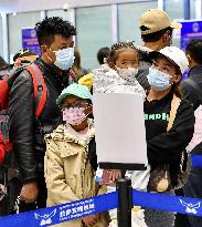 CHINA-TIBET-LHASA-CHD-CHILDREN-TREATMENT-DEPARTURE (CN)