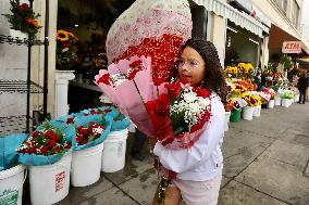 U.S.-LOS ANGELES-MOTHER'S DAY-FLOWER MARKET