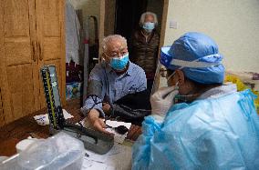 CHINA-BEIJING-COVID-19-VACCINATION-ELDERLY-HOME SERVICE (CN)