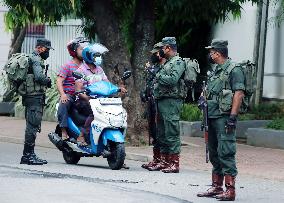 SRI LANKA-COLOMBO-CLASHES-CURFEW