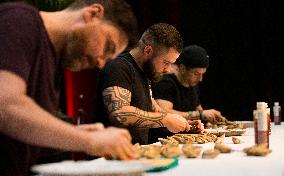 CANADA-TORONTO-OYSTER SHUCKING COMPETITION