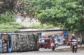 SRI LANKA-COLOMBO-CLASHES-CURFEW RELAXED