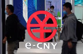 Xinhua Headlines: Chinese embrace digital yuan as China further promotes pilot program