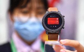 Xinhua Headlines: Chinese embrace digital yuan as China further promotes pilot program