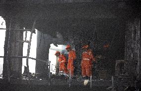 INDIA-NEW DELHI-COMMERCIAL BUILDING-MASSIVE FIRE