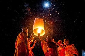 INDONESIA-MAGELANG-LANTERN-VESAK DAY-CELEBRATION