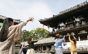 Fan-throwing ceremony at western Japan temple