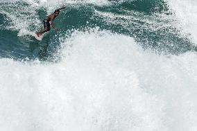 (SP)INDONESIA-WEST JAVA-SURFING