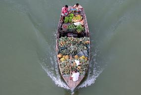 BANGLADESH-RANGAMATI-FLOATING MARKET