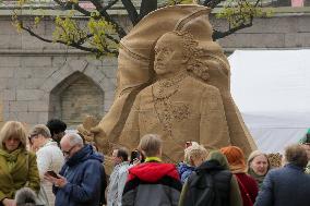 RUSSIA-ST. PETERSBURG-SAND SCULPTURE FESTIVAL