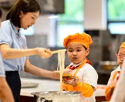 CHINA-CHONGQING-NOODLES MAKING CLASS-CHILDREN (CN)