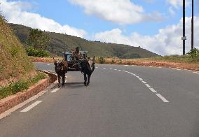 MADAGASCAR-ANTANANARIVO-ECONOMY-CHINA-BUILT-EGG ROAD