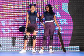 SRI LANKA-COLOMBO-FASHION SHOW-MOTHER AND DAUGHTER