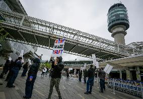 CANADA-RICHMOND-VANCOUVER INTERNATIONAL AIRPORT-SECURITY SCREENING OFFICERS-RALLY