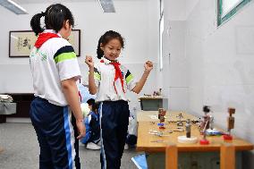 CHINA-HUNAN-CHILDREN-CREATIVE ART LESSON (CN)