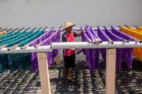 INDONESIA-YOGYAKARTA-LURIK-TRADITIONAL WEAVING FABRIC