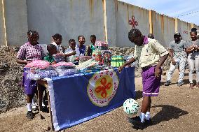 GHANA-ACCRA-STUDENTS-CHINESE COMPANIES-DONATION