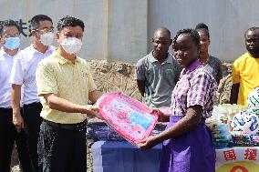 GHANA-ACCRA-STUDENTS-CHINESE COMPANIES-DONATION