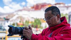 (SP)CHINA-TIBET-AMATEUR CYCLISTS-EPIC RIDE (CN)