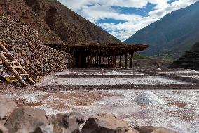 CHINA-TIBET-QAMDO-MANGKAM-SALT PAN (CN)