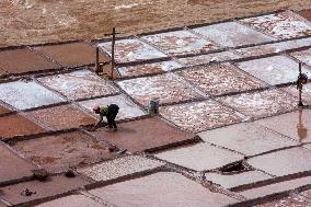 CHINA-TIBET-QAMDO-MANGKAM-SALT PAN (CN)