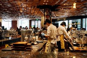 CHINA-SHANGHAI-STARBUCKS RESERVE ROASTERY-REOPEN (CN)