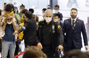 Football: Brazil's arrival in Japan for friendly