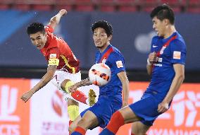 (SP)CHINA-LIAONING-DALIAN-FOOTBALL-CSL-SHANGHAI SHENHUA VS GUANGZHOU (CN)