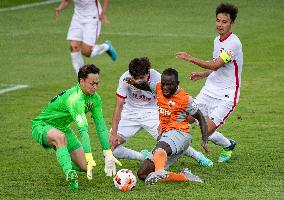 (SP)CHINA-MEIZHOU-FOOTBALL-CSL-SHENZHEN VS CHENGDU RONGCHENG (CN)