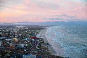 SOUTH AFRICA-CAPE TOWN-FALSE BAY-SUNSET