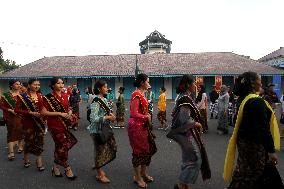 INDONESIA-SURAKARTA-TRADITIONAL CLOTH-PARADE