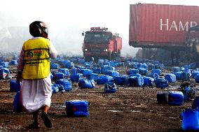 BANGLADESH-CHATTOGRAM-CONTAINER-DEPOT-FIRE