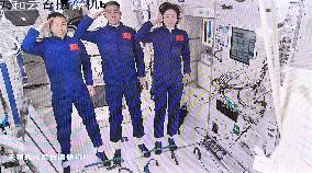 (EyesonSci) CHINA-SHENZHOU-14-TIANHE SPACE STATION-ENTERING (CN)