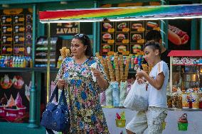 UZBEKISTAN-TASHKENT-HOT WEATHER