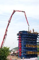 CHINA-SHAANXI-XI'AN-SHIYAN HIGH-SPEED RAILWAY-BRIDGE-CONSTRUCTION (CN)