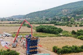 CHINA-SHAANXI-XI'AN-SHIYAN HIGH-SPEED RAILWAY-BRIDGE-CONSTRUCTION (CN)