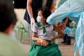 MYANMAR-YANGON-COVID-19-VACCINE-CHILDREN