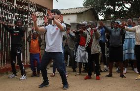 ZIMBABWE-CHITUNGWIZA-CHINESE TAI CHI