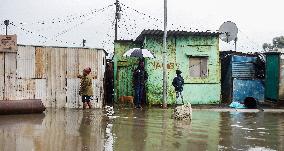 SOUTH AFRICA-CAPE TOWN-COLD FRONT-FLOODS