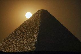 EGYPT-GIZA-SUPERMOON