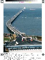 Tokyo Bay expressway opens
