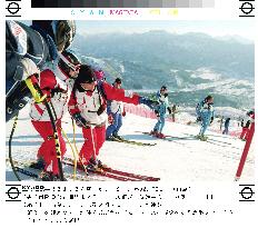 Downhill skiers survey course