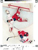 Hasek shuts out Russians in Olympic ice hockey