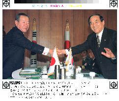 Japan, S. Korea defense leaders meet in Seoul
