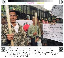 Former war laborers protest Japan embassy in Jakarta