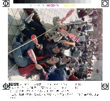 Baseball fans cue early morning for season opening