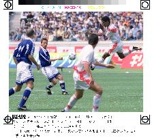 Nakata leads Japanese team in game against Peru